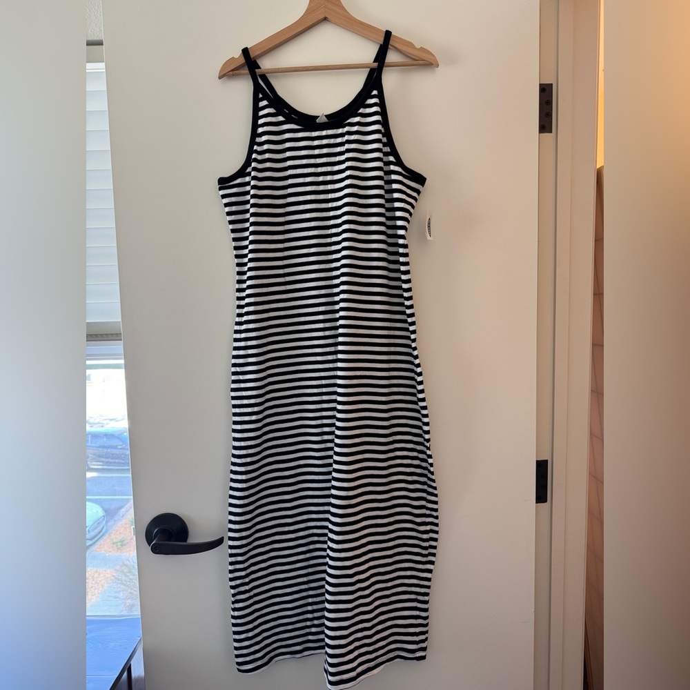 Old Navy Classic Striped Midi Dress